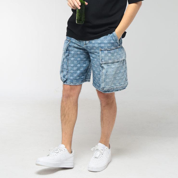 DSQUARED2（ディースクエアード） メンズ ショートパンツ 総柄ロゴ