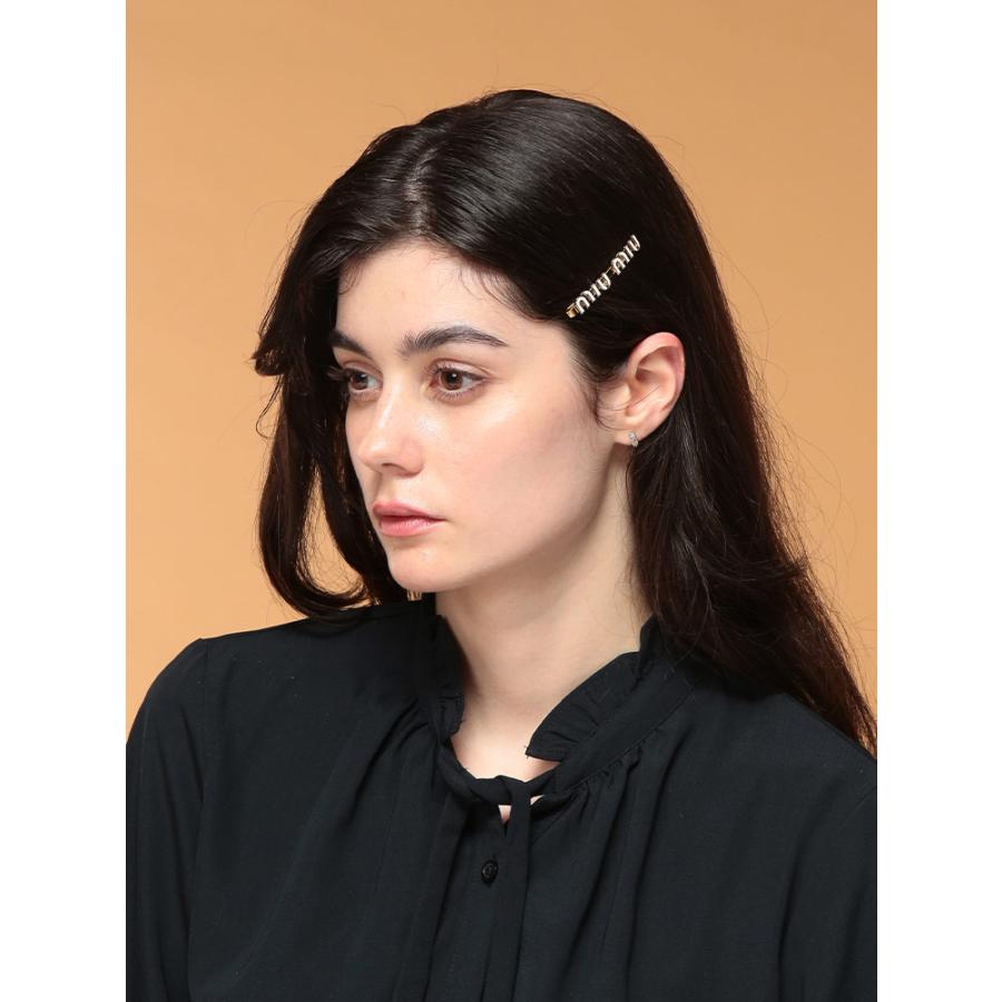 miu miu（ミュウミュウ） レディース ヘアピン ロゴ エナメルメタル