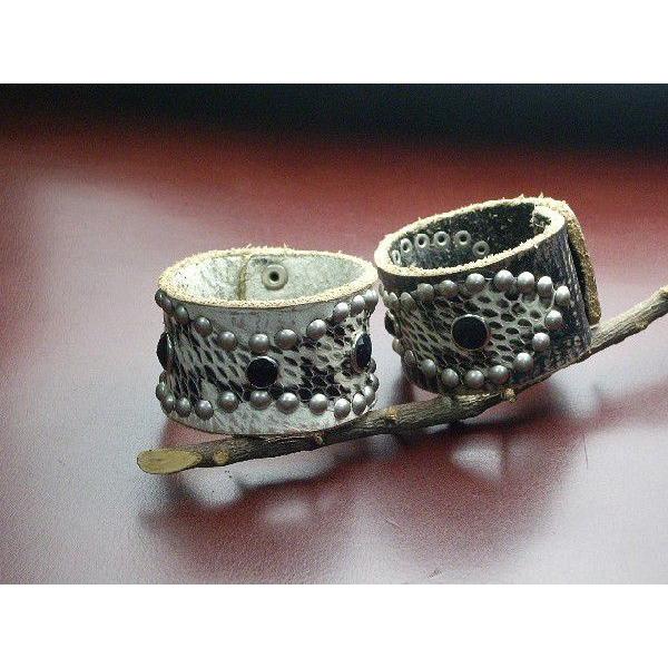 リストバンドスタッズ＆ラインストーンリストバンドパイソン | 