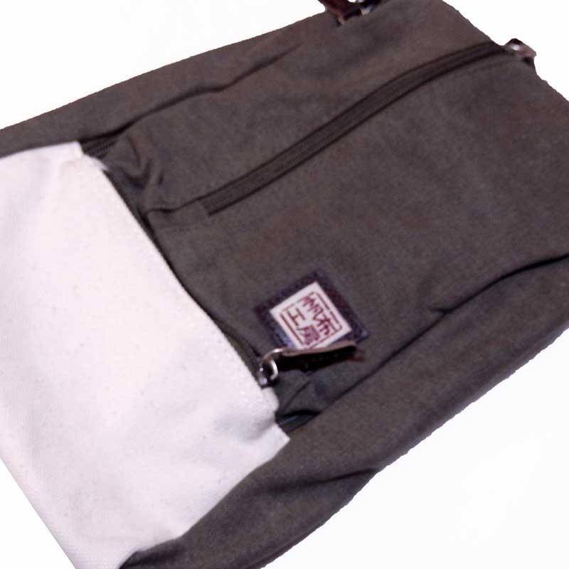 ハンプコウボウ 帆布工房 コンビカラー帆布 縦型ボディバッグ |  | 03