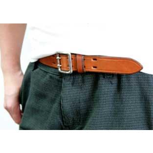 Dadyベルト メンズ カジュアルアンティーク調オイルレザーと小ぶりで高さのあるピュターバックルとのコラボがいけてるDadyのベルト 二つ穴ベルト |  | 01