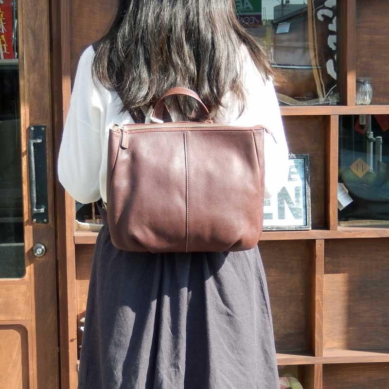 リュックサック バックパック デイパック トートバッグ フェス カウレザー横型リュック 47987 sarai |  | 02