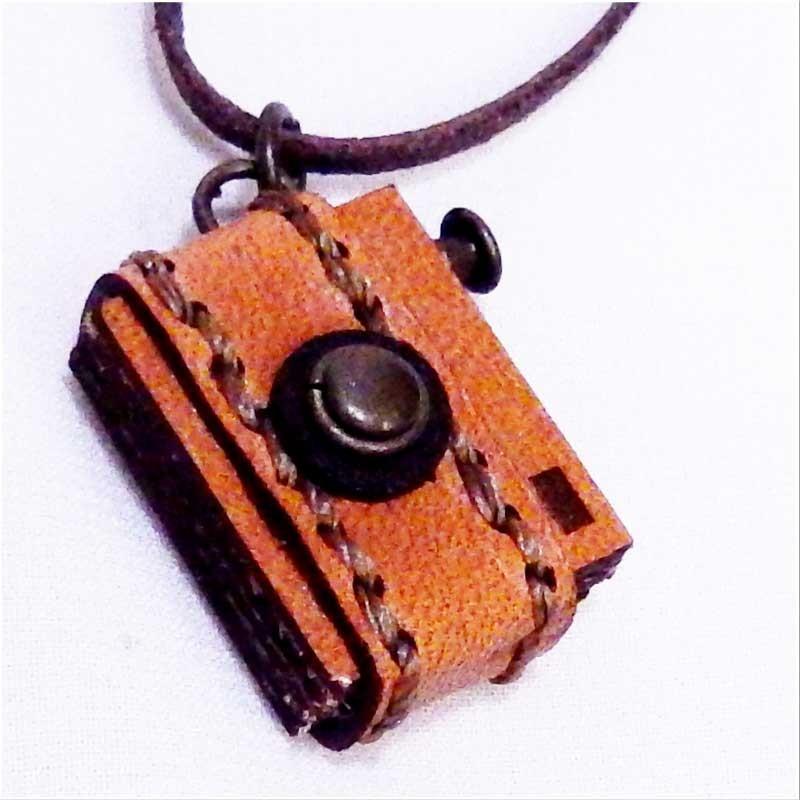 リアン 小物 レディース ファッション雑貨 ミニチュアレザー カメラネックレス 牛革 本革 プレゼント ギフト かわいい 日本製 |  | 04