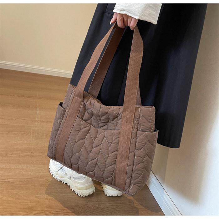 キルティングバッグ トートバッグ 中綿バッグ レディース バッグ 肩掛けバッグ キルティングトート軽量中綿 バッグ 収納 |  | 10