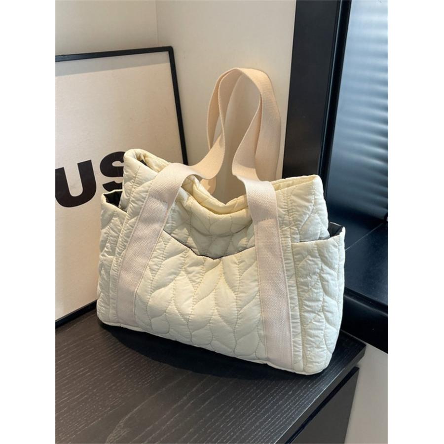キルティングバッグ トートバッグ 中綿バッグ レディース バッグ 肩掛けバッグ キルティングトート軽量中綿 バッグ 収納 |  | 02