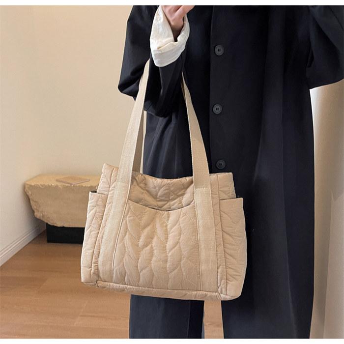 キルティングバッグ トートバッグ 中綿バッグ レディース バッグ 肩掛けバッグ キルティングトート軽量中綿 バッグ 収納 |  | 07