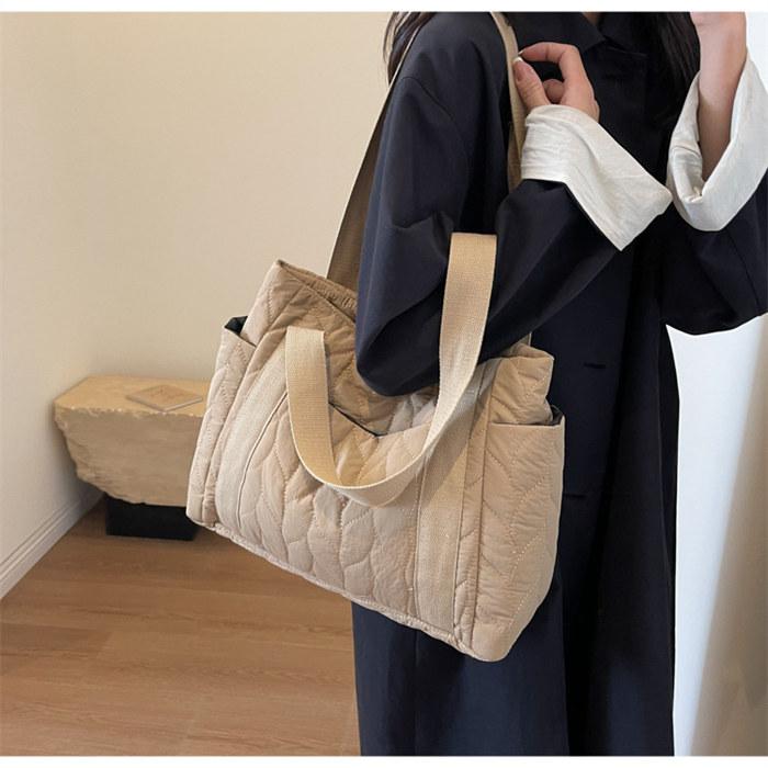 キルティングバッグ トートバッグ 中綿バッグ レディース バッグ 肩掛けバッグ キルティングトート軽量中綿 バッグ 収納 |  | 08