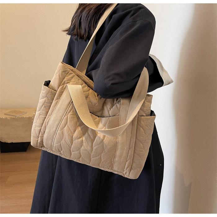 キルティングバッグ トートバッグ 中綿バッグ レディース バッグ 肩掛けバッグ キルティングトート軽量中綿 バッグ 収納 |  | 09