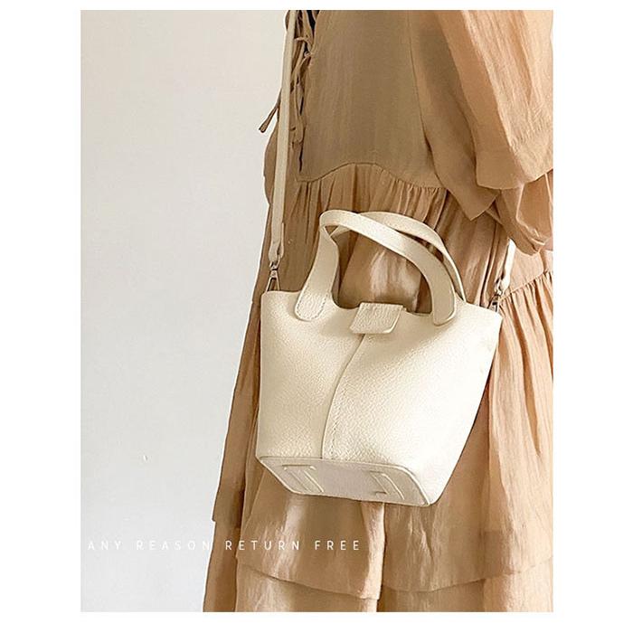 ショルダーバッグ ハンドバッグ レディース 2WAY 斜め掛け バッグインバッグ付 キューブ型バッグ上質バケツ型バッグ キューブ バッグ |  | 09