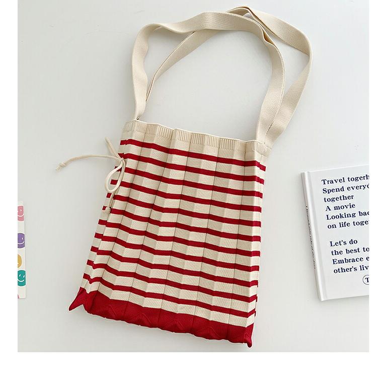 ヘミングス　秋冬　ニットバッグ　オシャレです ヘミングス 秋冬 ニットバッグ オシャレです