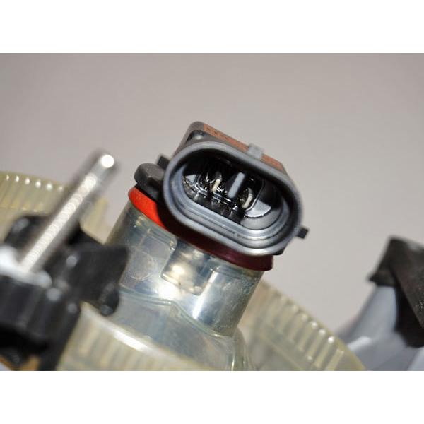 シトロエンC5-2 X75F02用 純正 フロント フォグランプ 右側 HELLA