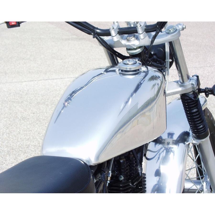 マーケットTW200(00年〜) アルミタンク BIGCEDAR(ビッグシーダー) タンク、燃料系 バンバン200(キャブ車) アルミチョップタンク BIGCEDAR(ビッグシーダー)