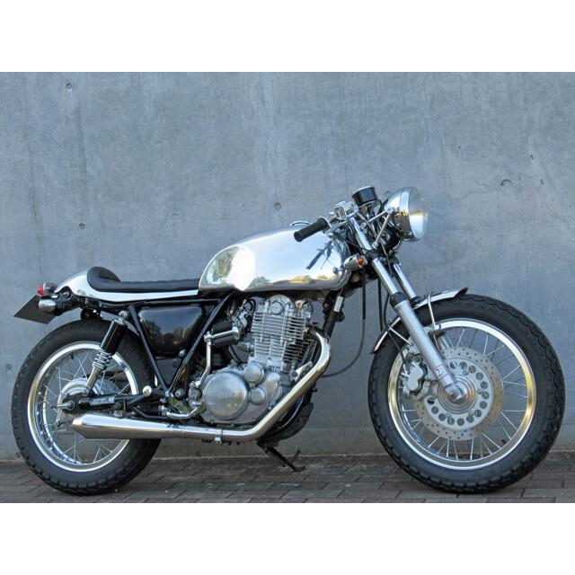 Sr400 Sr500 キャブ車 Bsaカフェレーサータイプ 叩き出しアルミタンク 17l 2 Er ツーパーセンター バイク用品 パーツのゼロカスタム 通販 Paypayモール