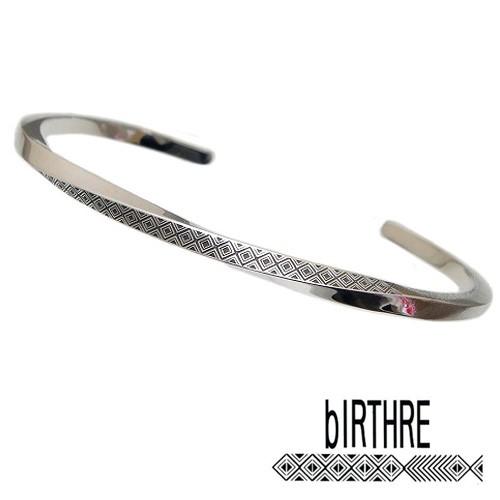 [3日以内に発送] bIRTHRE(バースレ)【B-28】Engraving ツイスト シルバー バングル ブレスレット｜zerolimit