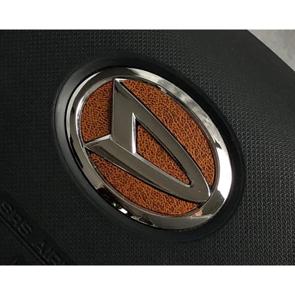 ダイハツステアリングエンブレムシートD01 レザー調 革調シート