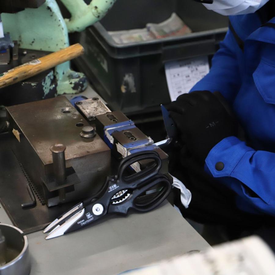 キッチンバサミ 日本製 ステンレス 調理ハサミ 料理バサミ ギザ歯 くるみ割り 瓶開け 台所用品 便利グッズ | 京都活具 | 09