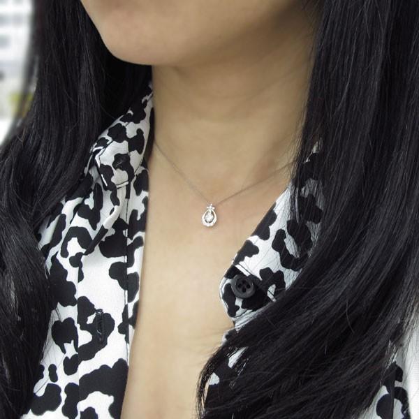 ダイヤモンド クロスネックレス プラチナ 雫ペンダント VVS