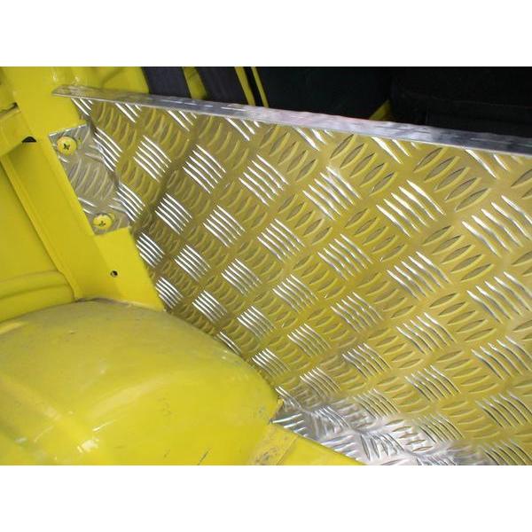 ジムニー 幌車用リア仕切りパネル（アルミ縞板製） : シート