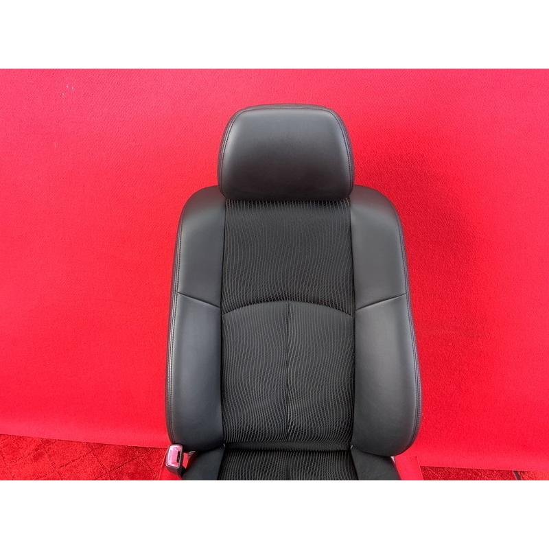 NS072 V36 スカイライン 370GT タイプS 電動 ハーフレザー 左フロント