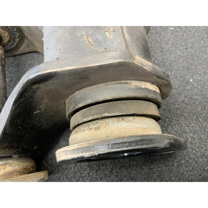 FS001 FB ブルーテック キャンター 標準 移動販売車 右リア シャックル