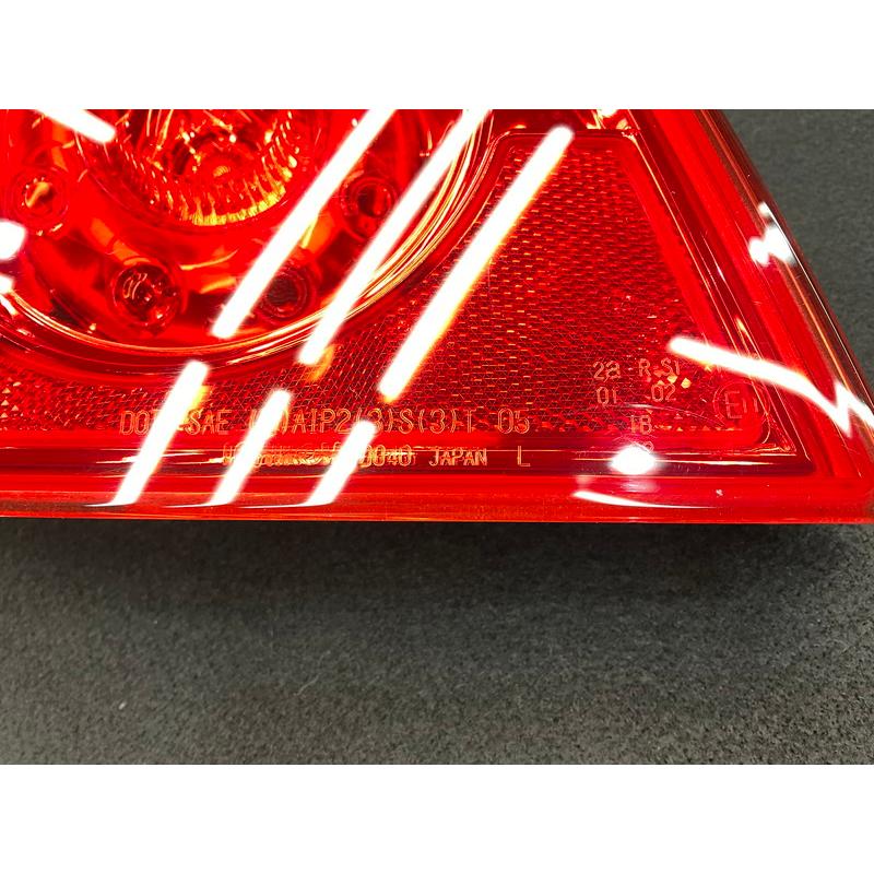 NS072 V36 スカイライン 370GT タイプS 純正 左テールランプ LED ☆内