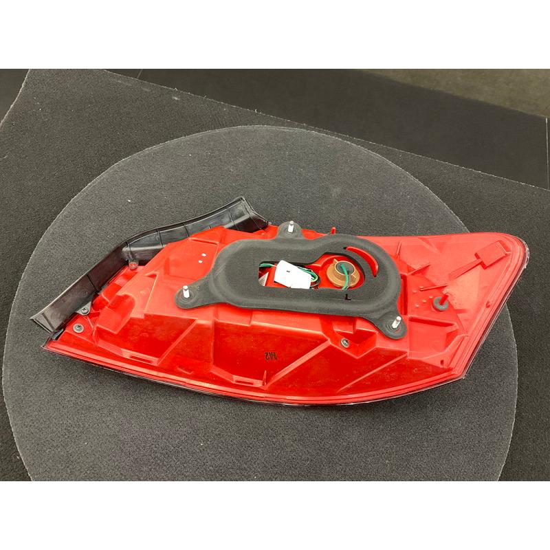 NS072 V36 スカイライン 370GT タイプS 純正 左テールランプ LED ☆内