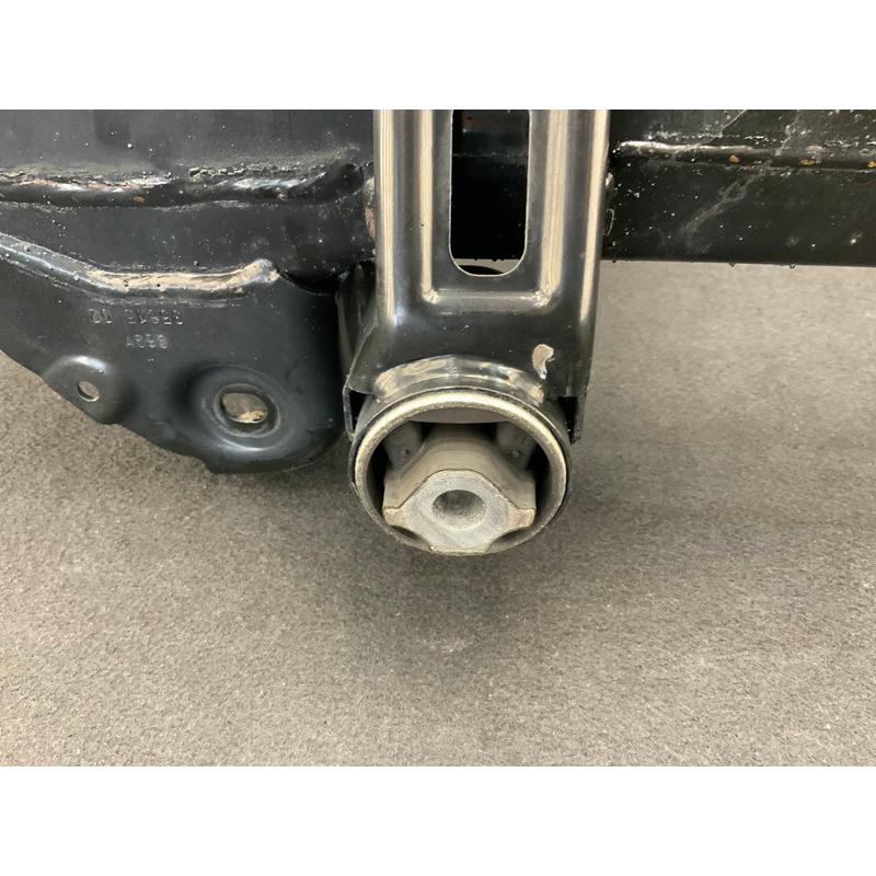 FA006 334 FIAT 500X クロスプラス 4WD リア デフ サスペンション