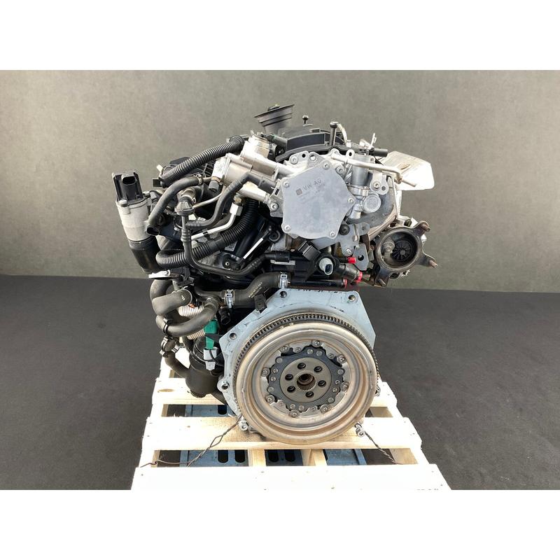 Audi TT 8j BWAエンジン パーツ各種　未使用 ジャンク!! アウディ TTクーペ ABA-8JBUBF エンジン BUB LX5Z