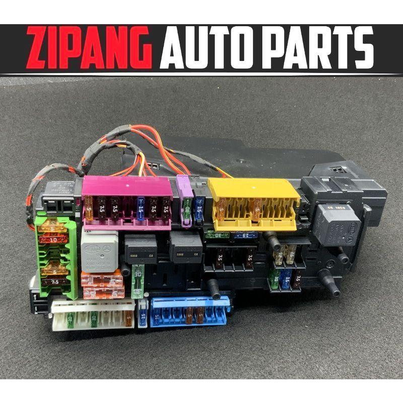 その他 0203-08 A919 ベンツ 190377 C190 AMG GT 左リア 室内 ヒューズ/リレー