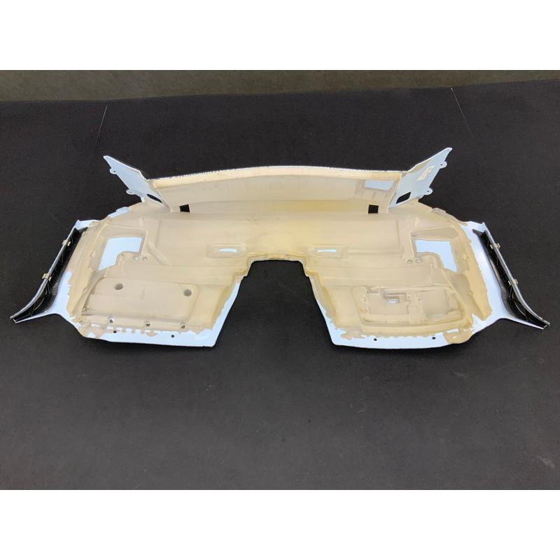 A919 ベンツ 190377 C190 AMG GT リア フロア ライニング ウォール