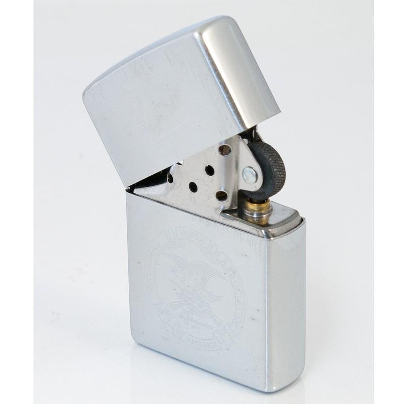 ビンテージジッポー2000年記念ライター&灰皿セット。ライターは使用しています。 ビンテージジッポー2000年記念ライター&灰皿セット。ライターは