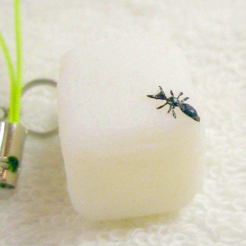 借りぐらしのアリエッテイ携帯ストラップ】 ぶらりんホルダー