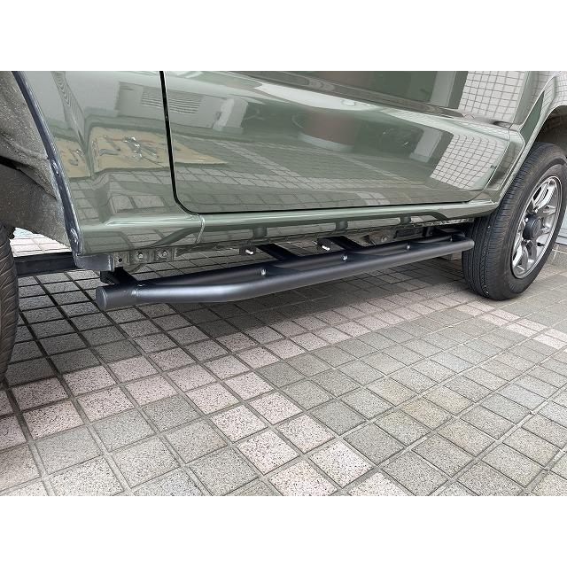 サイドステップ　ジムニーシエラJB64 JB74；年式：スズキジムニー ジムニー JB64W ジムニーシエラ JB74W サイドステップ ランニング