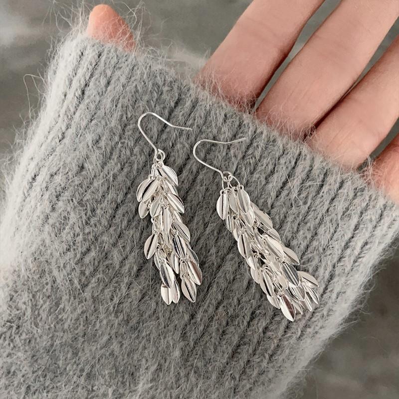 ピアス フックピアス 両耳 レディース 葉っぱ 植物 軽い 揺れる 