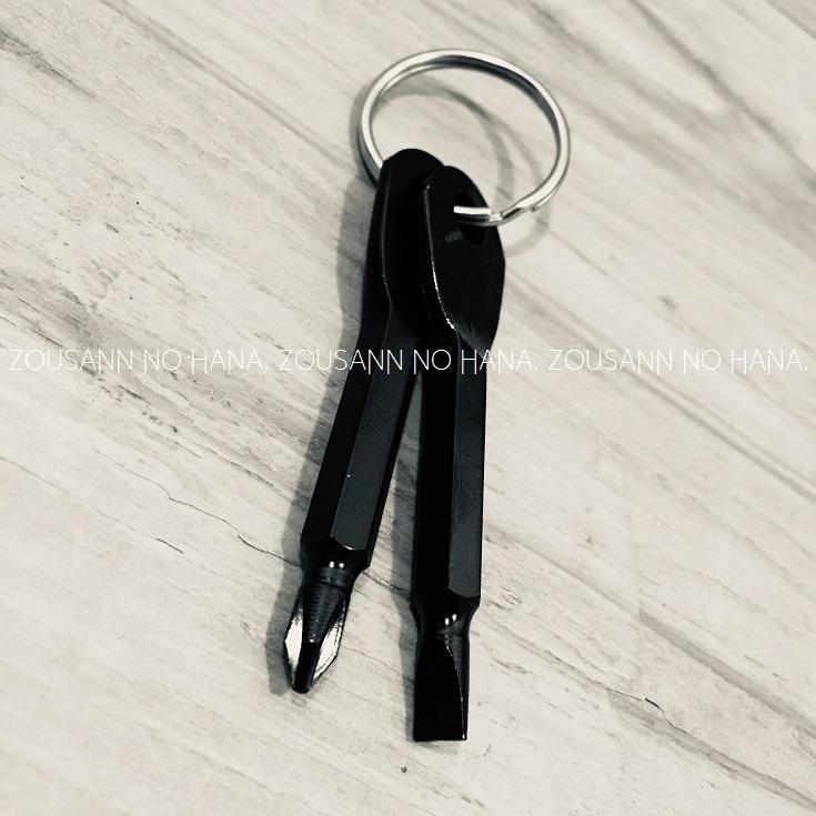 NEW◎お洒落で格好いい 黒 プラス マイナス 小型 ミニ 工具 キーリング