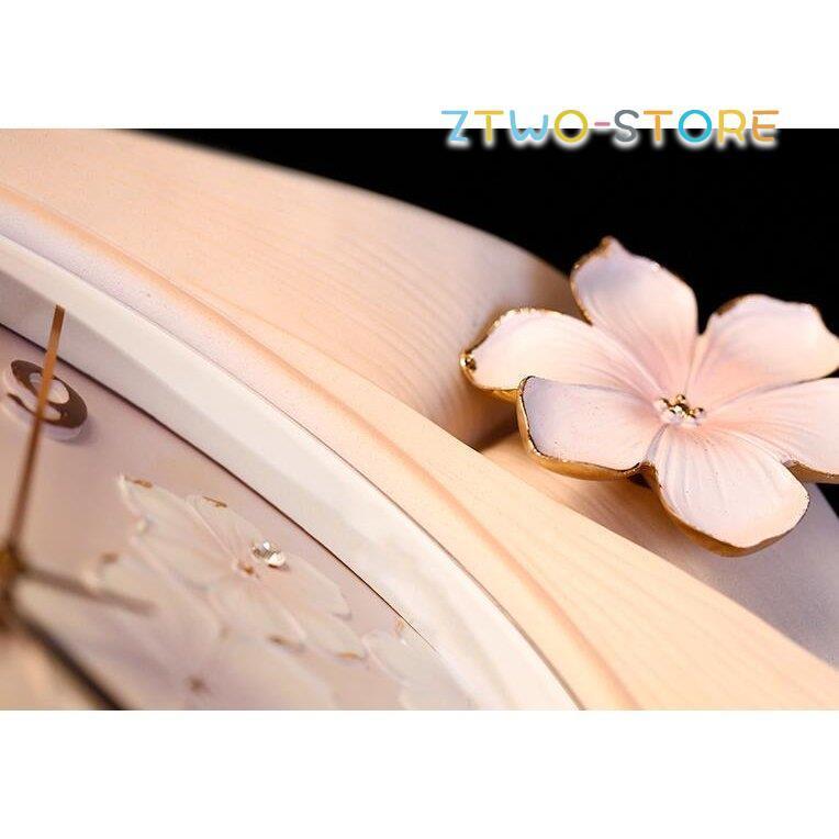 祝い 壁掛け時計 陶 可愛い 新居 花型 パープル 時計 クロック