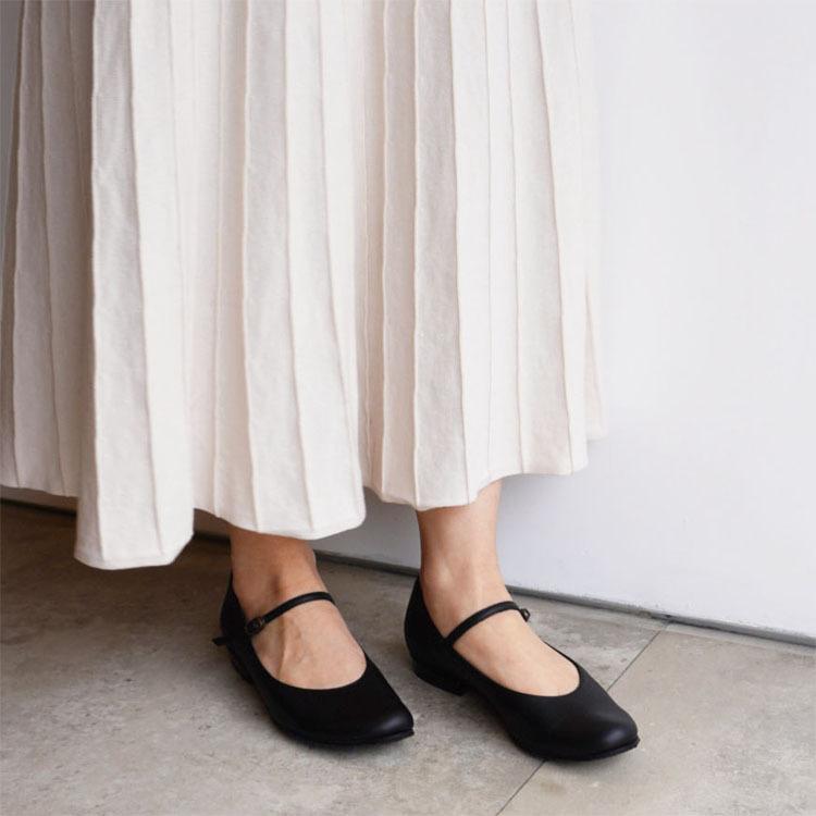ストラップ付きローヒールパンプス ぺたんこ 黒・ブラック ストラップ付きローヒールパンプス ぺたんこ 黒・ブラック