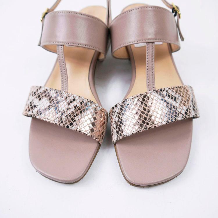 ✨希少✨新品未使用！レザーバックストラップヒール❣️ ローヒールサンダル バックストラップ ピンクベージュ コーラル