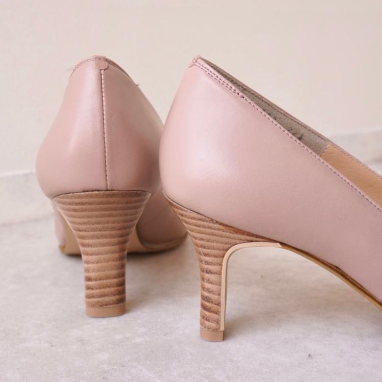 ほぼ新品 レペット 41 26 フラットパンプス エナメル ピンクベージュ ほぼ新品 レペット 41 26 フラットパンプス エナメル ピンク