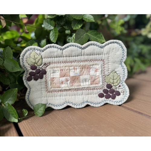 【パッチワークキット】001001 ぶどうのスモールタペストリー　南久美子/材料セット/タペストリー | 
