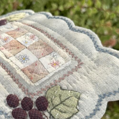 【パッチワークキット】001001 ぶどうのスモールタペストリー　南久美子/材料セット/タペストリー |  | 02