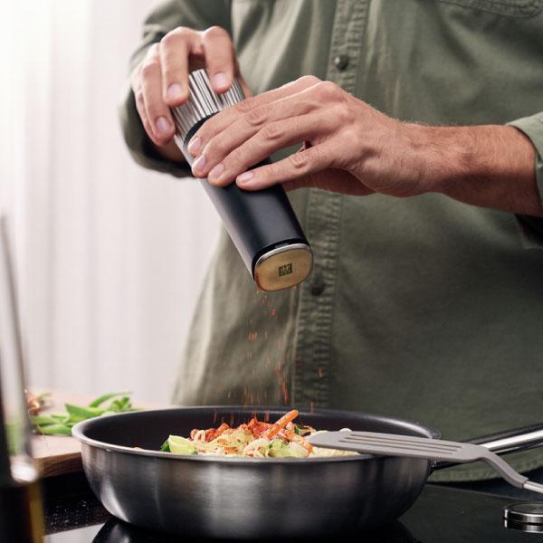 ツヴィリングヘンケルス ZWILLING J.A. HENCKELS 27本 ZWILLING J.A. HENCKELS ZWILLINGスパイス スパイスミル 2pcs