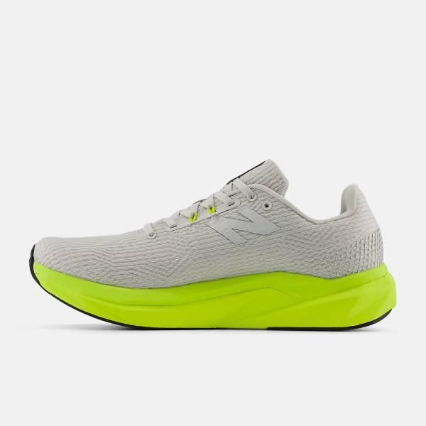 New Balance（ニューバランス） ランニングシューズ メンズ FUELCELL