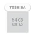 USBメモリ64GB 東芝 T...