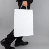 「手提げ紙袋（マットフィルム貼り・ハッピータックタイプ）　平紐　白　L　1セット（180枚：90枚入×2箱）　スーパーバッグ  オリジナル」の商品サムネイル画像6枚目