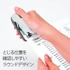 「プラス ホッチキス フラットかるヒット 32枚とじ ホワイト 白 30714」の商品サムネイル画像5枚目