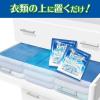 「ドライ＆ドライUP 除湿剤 シートタイプ 引き出し・衣装ケース用 12シート入 1セット（2個） 白元アース」の商品サムネイル画像4枚目