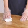 「【使いきり手袋】 厚手ポリエチレン手袋110μ 外エンボス L SHG-L 1箱（100枚入）」の商品サムネイル画像4枚目