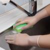 「【使いきり手袋】 宇都宮製作 シンガープラスチック手袋HG Mサイズ PVC0457PFTBM 1箱（100枚入）」の商品サムネイル画像3枚目