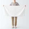「無印良品 洗いざらしガーゼバスタオル ６０×１２０ｃｍ 生成 良品計画」の商品サムネイル画像4枚目
